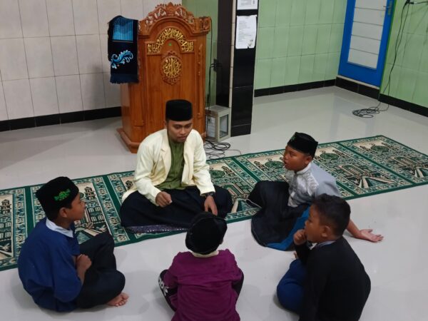 Pelatihan Adzan Bersama Anak-Anak