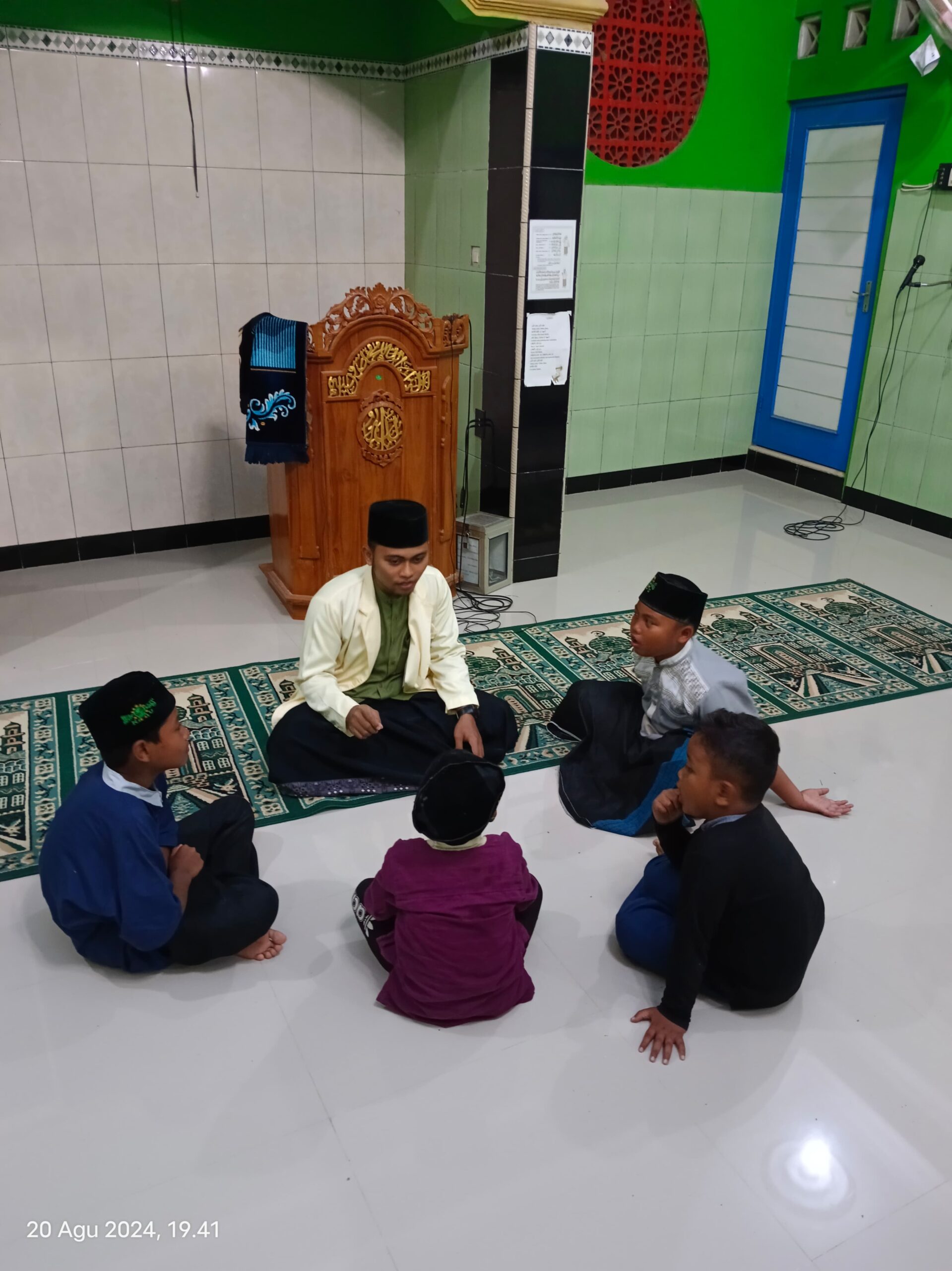 Pelatihan Adzan Bersama Anak-Anak